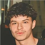 Etudiant en école d'ingénieure à l'ESILV à la Défense souhaitant donner des cours du collège au lycée